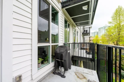 Staircase Photo of 202 14968 101a Avenue, Surrey, BC