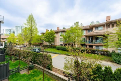 Swimming Pool Photo of 202 14968 101a Avenue, Surrey, BC