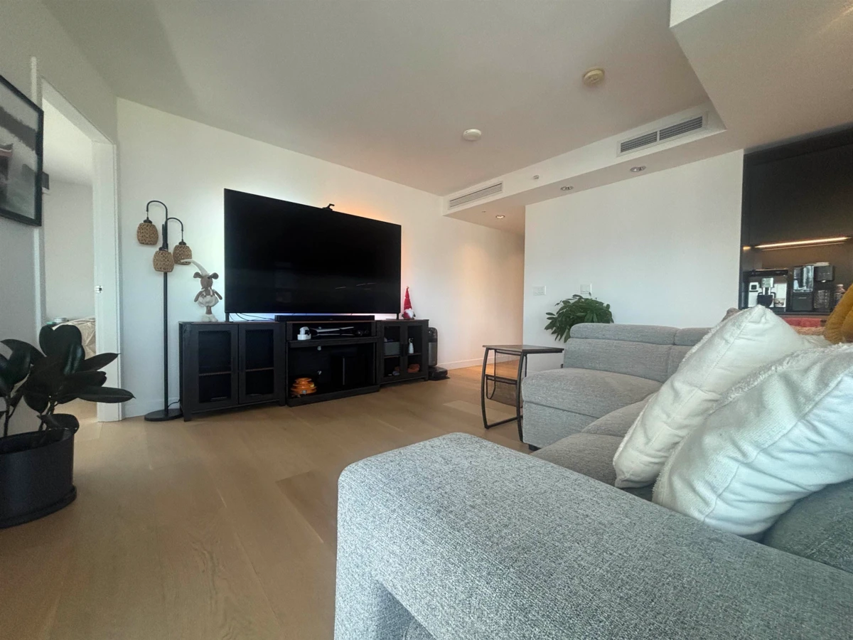 Living Room Photo of 3502 1289 Hornby Street, Vancouver, BC