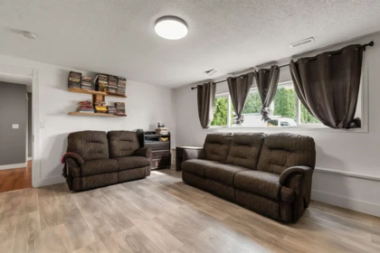 Entry Foyer Photo of 10218 Oval Drive, Chilliwack, BC