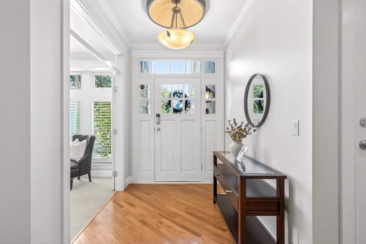 Dining Area Photo of 3825 154 Street, Surrey, BC