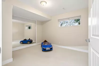 Swimming Pool Photo of 3825 154 Street, Surrey, BC