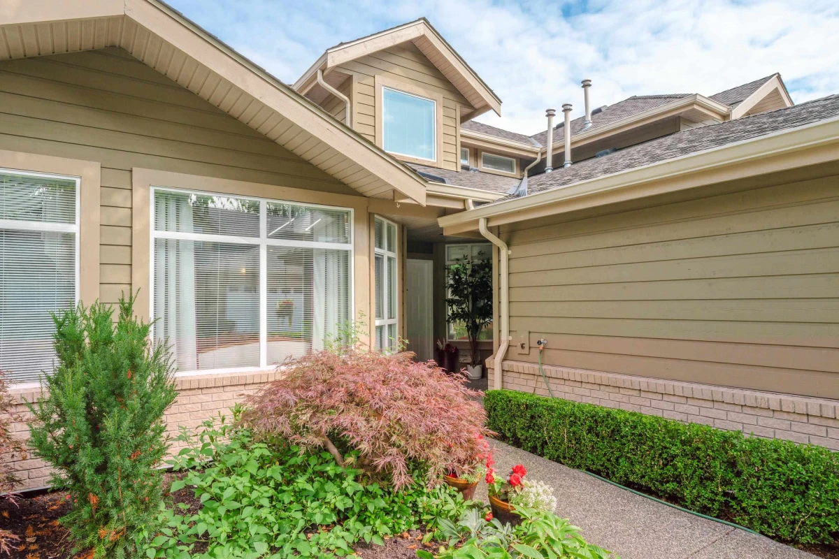 Living Room Photo of 7 15168 22 Avenue, Surrey, BC