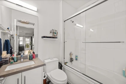 Hot Tub / Spa Photo of 206 2389 Hawthorne Avenue, Port Coquitlam, BC