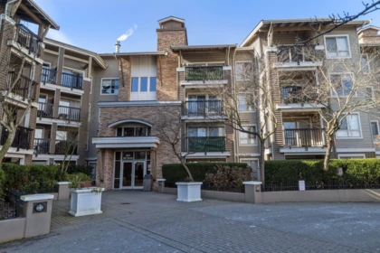 Garden / Landscaping Photo of 105 8915 202 Street, Langley, BC