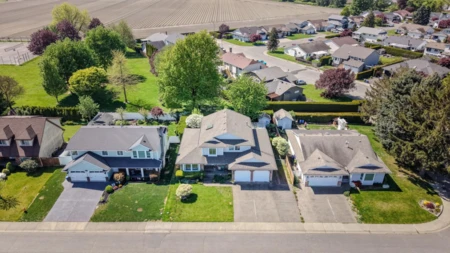6915 Coach Lamp Drive, Chilliwack, BC, Chilliwack — Single Family Residence for sale