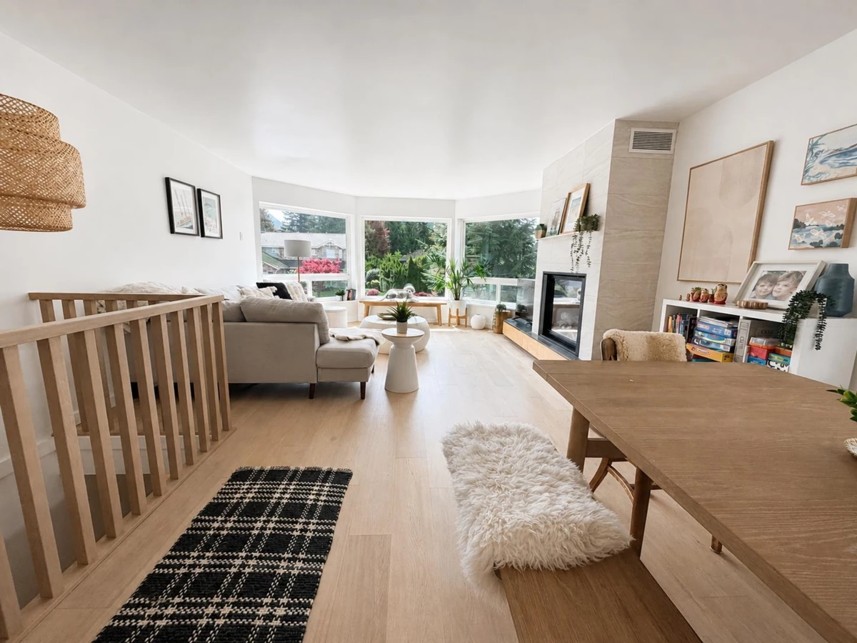 Living Room Photo of 1001 Pomona Way, Squamish, BC