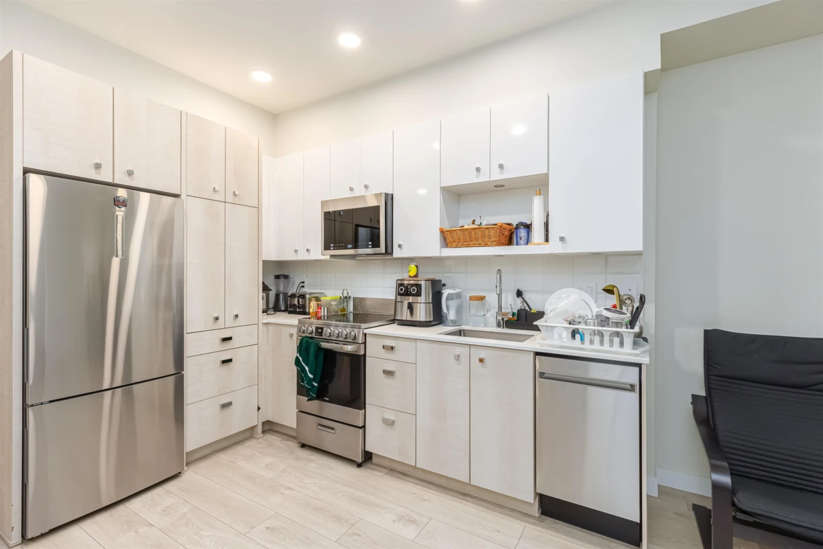 Dining Area Photo of 406 10838 Whalley Boulevard, Surrey, BC