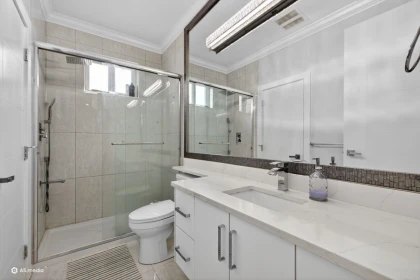Primary Bathroom Photo of 14298 62 Avenue, Surrey, BC