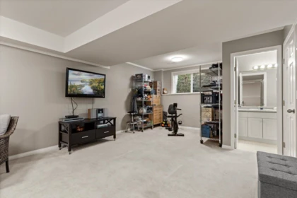 Entry Foyer Photo of 11 8590 Sunrise Drive, Chilliwack, BC