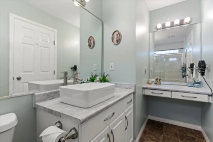 Guest Bathroom Photo of 11 8590 Sunrise Drive, Chilliwack, BC