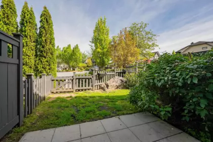 Front Yard Photo of 124 13819 232 Street, Maple Ridge, BC