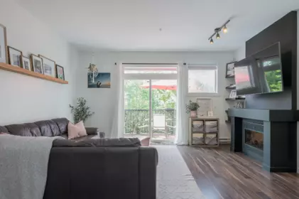 Kitchen Photo of 124 13819 232 Street, Maple Ridge, BC