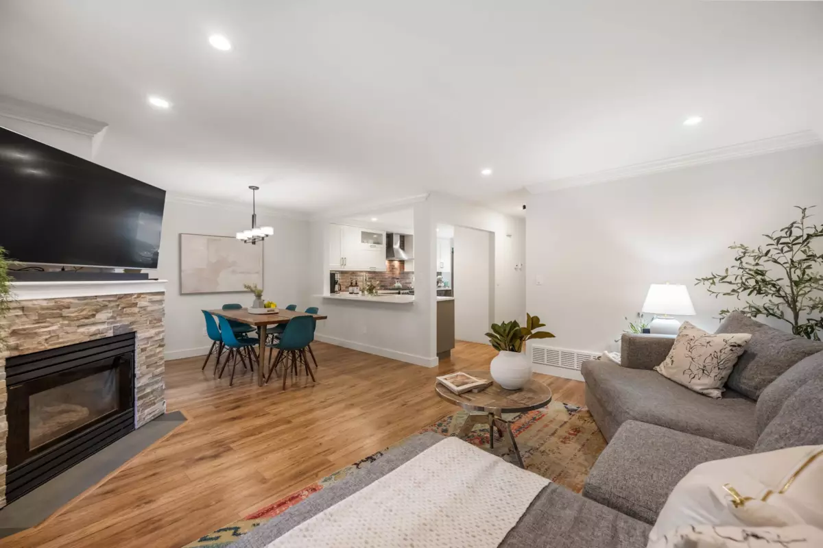 Dining Area Photo of 11 2590 Panorama Drive, Coquitlam, BC