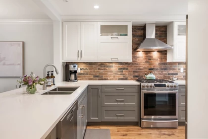 Breakfast Nook Photo of 11 2590 Panorama Drive, Coquitlam, BC