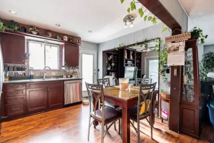 Kitchen Island Photo of 1868 Coquitlam Avenue, Port Coquitlam, BC