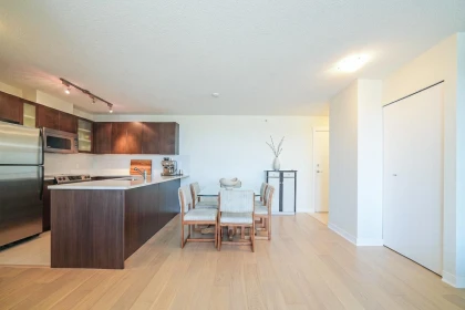 1301 7575 Alderbridge Way, Richmond, BC, Richmond — Apartment/Condo for sale