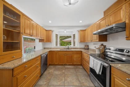 Kitchen Island Photo of 1479 Percy Court, North Vancouver, BC