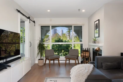 Breakfast Nook Photo of 101 1166 W 6th Avenue, Vancouver, BC