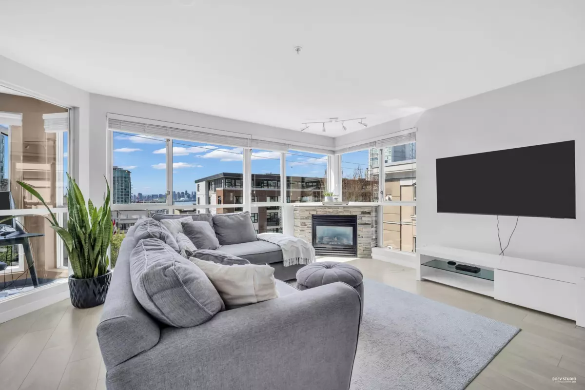 Living Room Photo of 401 122 E 3rd Street, North Vancouver, BC