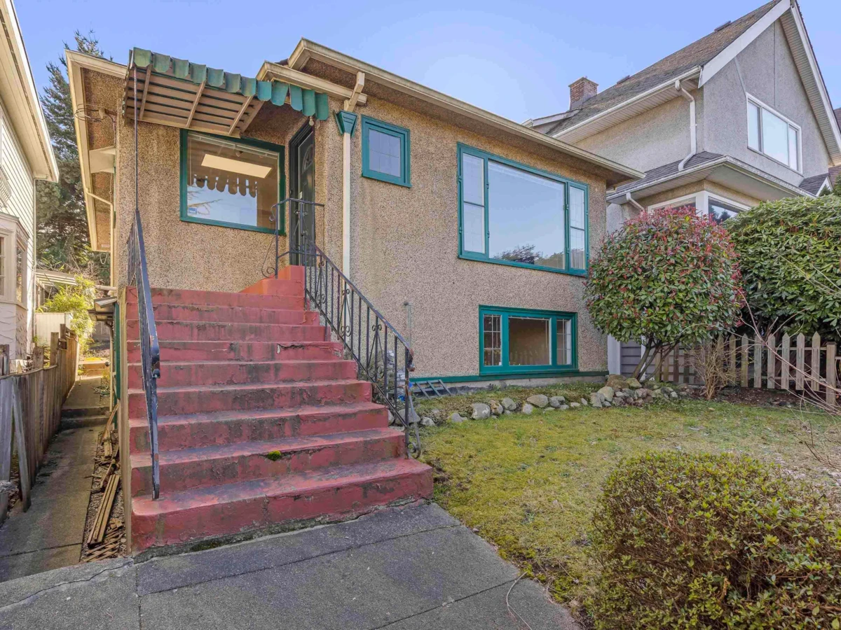 Living Room Photo of 3910 W 10th Avenue, Vancouver, BC
