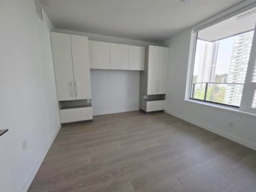 Kitchen Island Photo of 908 6537 Telford Avenue, Burnaby, BC