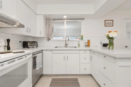 Kitchen Island Photo of 1550 Vimy Road, Agassiz, BC