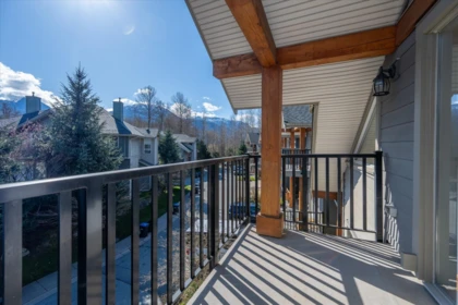 Entry Foyer Photo of 22 39758 Government Road, Squamish, BC