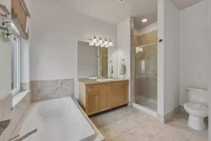 Guest Bathroom Photo of 22 39758 Government Road, Squamish, BC