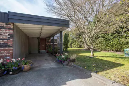 Mudroom Photo of 1 12101 Schmidt Crescent, Maple Ridge, BC