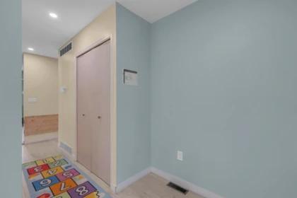 Primary Bathroom Photo of 17209 62a Ave, Surrey, BC