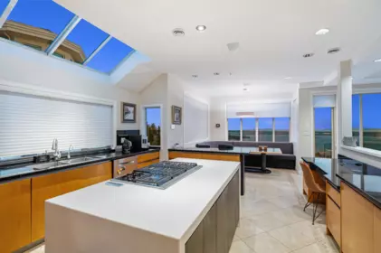 Breakfast Nook Photo of 1526 Chippendale Court, West Vancouver, BC