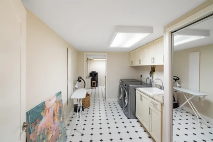 Garage Interior Photo of 1526 Chippendale Court, West Vancouver, BC