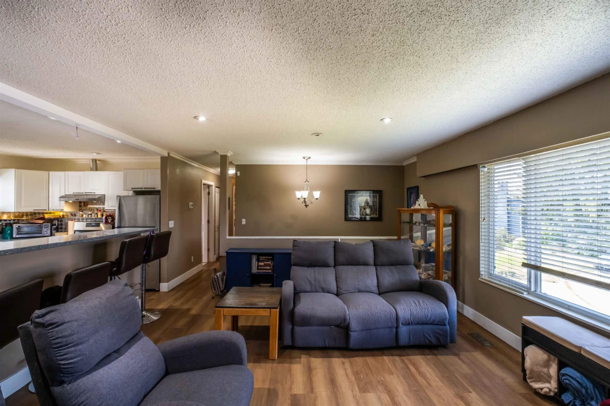 Dining Area Photo of 17884 57 Avenue, Surrey, BC