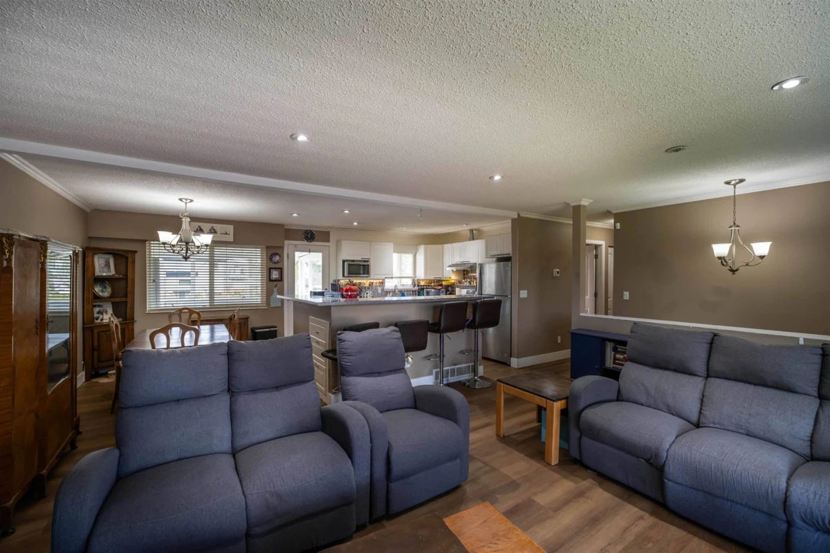 Family Room Photo of 17884 57 Avenue, Surrey, BC