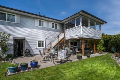 Garage Interior Photo of 17884 57 Avenue, Surrey, BC