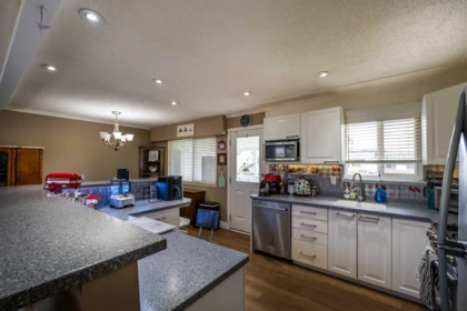 Kitchen Island Photo of 17884 57 Avenue, Surrey, BC