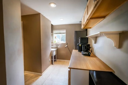 Powder Room Photo of 17884 57 Avenue, Surrey, BC