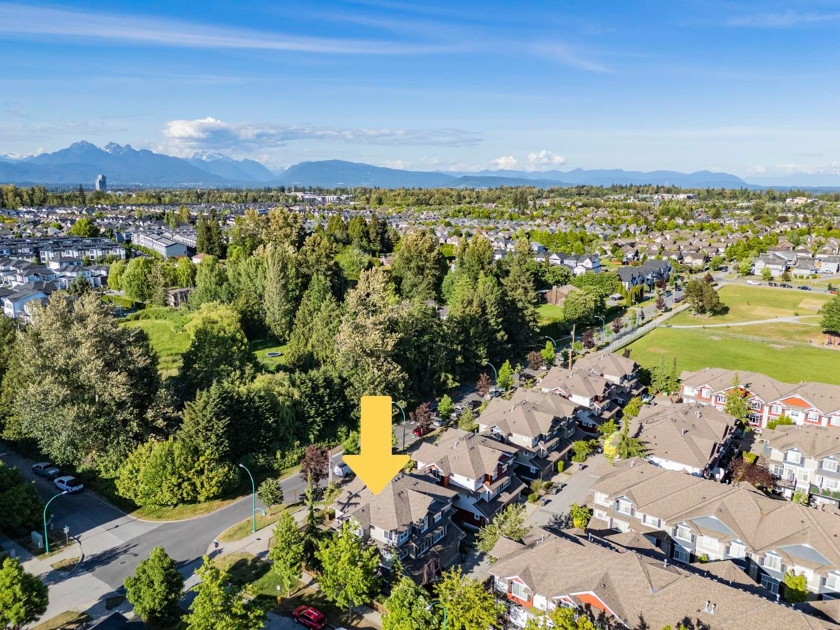 Family Room Photo of 16 6956 193 Street, Surrey, BC