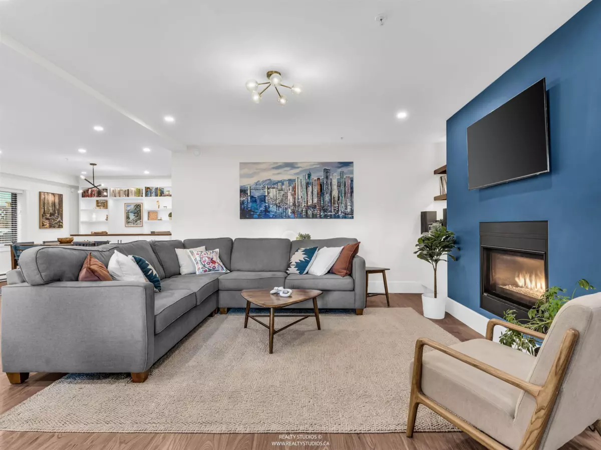 Family Room Photo of 436 Lakewood Drive, Vancouver, BC