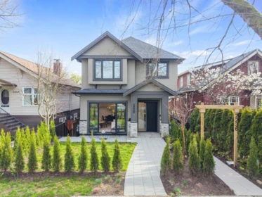 Garden / Landscaping Photo of 2238 E 5th Avenue, Vancouver, BC