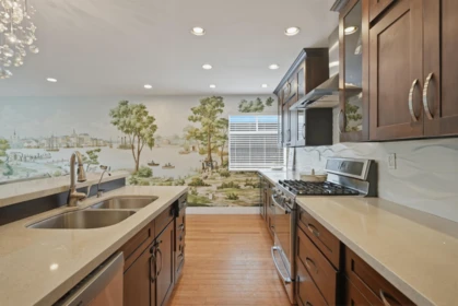 Laundry Room Photo of 2015 Creelman Avenue, Vancouver, BC