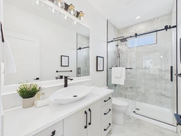 Primary Bathroom Photo of 217 E Eighth Avenue, New Westminster, BC
