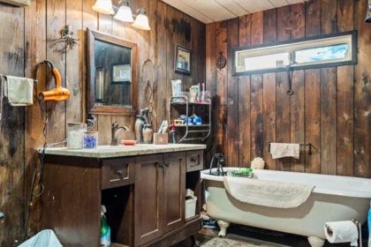 Primary Bathroom Photo of 41582 Nicomen Island Trunk Road, Mission, BC