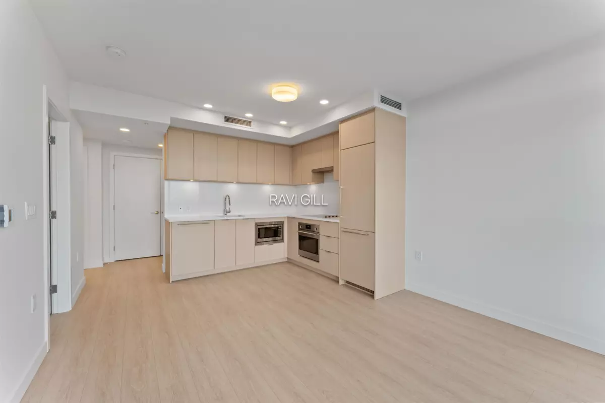 Family Room Photo of 512 13675 107a Avenue, Surrey, BC