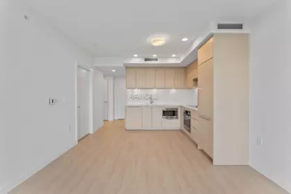 Kitchen Photo of 512 13675 107a Avenue, Surrey, BC