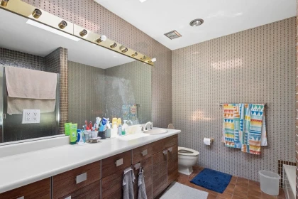 Mudroom Photo of 406 Greensboro Place, Vancouver, BC