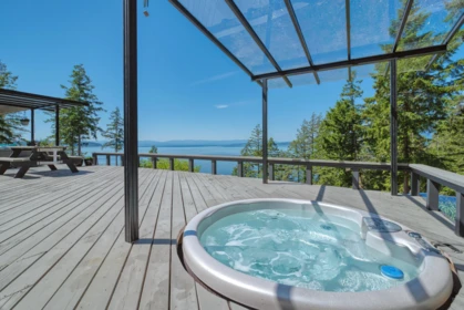 10991- 10993 Sunshine Coast Highway, Halfmoon Bay, BC, Halfmoon Bay — Single Family Residence for sale