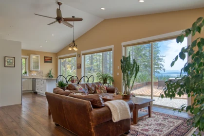 Outdoor Patio Photo of 10991- 10993 Sunshine Coast Highway, Halfmoon Bay, BC