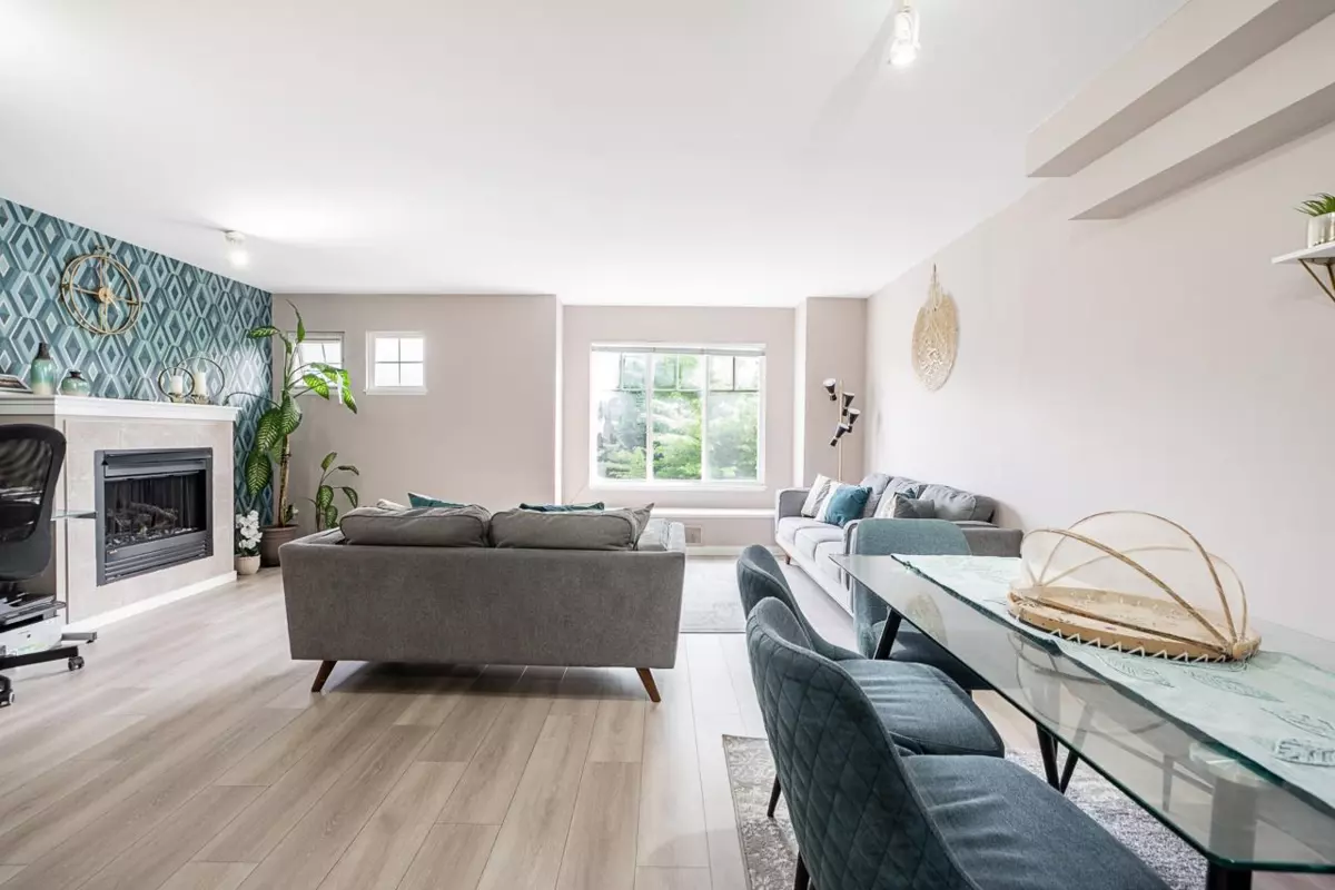 Family Room Photo of 159 12040 68 Avenue, Surrey, BC